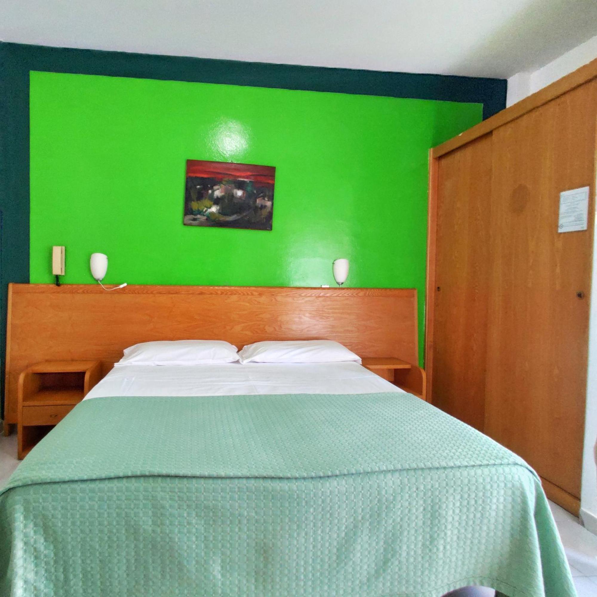 Piccolo Hotel Terracina Exterior photo